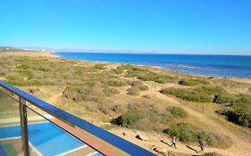 Luxury And Modern Beach Apartment With Sea Views